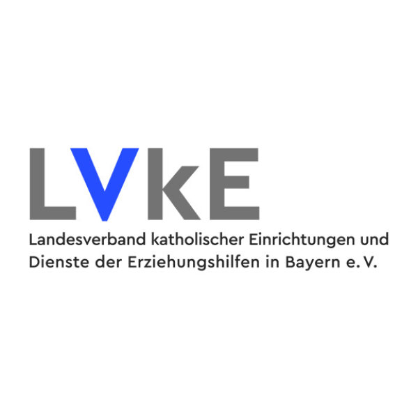 Logo des Landesverband katholischer Einrichtungen und Dienste der Erziehungshilfen in Bayern e. V. Zu sehen sind die Großbuchstaben LVKE